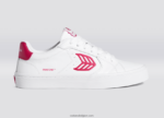 Heren Cariuma pantone viva magenta wit leer 6F0Z2477